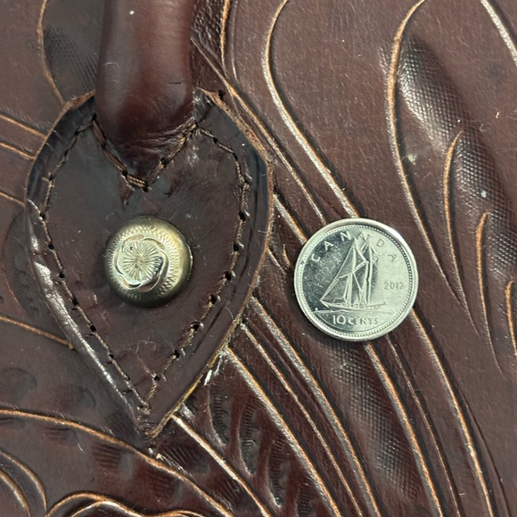 Ladies Western Hand Tooled Leather Laptop Bag with sterling sliver conchos. - Picture 6 of 7